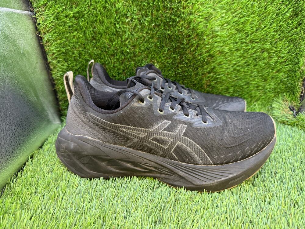 Asics Novablast 4 1012B510 Athletic Sneaker Womens 10.5 Black Gym Sports Running